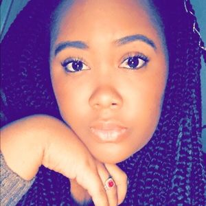 Meet your Posher, Danisha